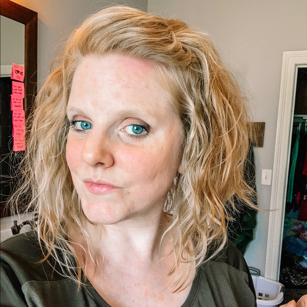 Meet your Posher, Sarah lynn